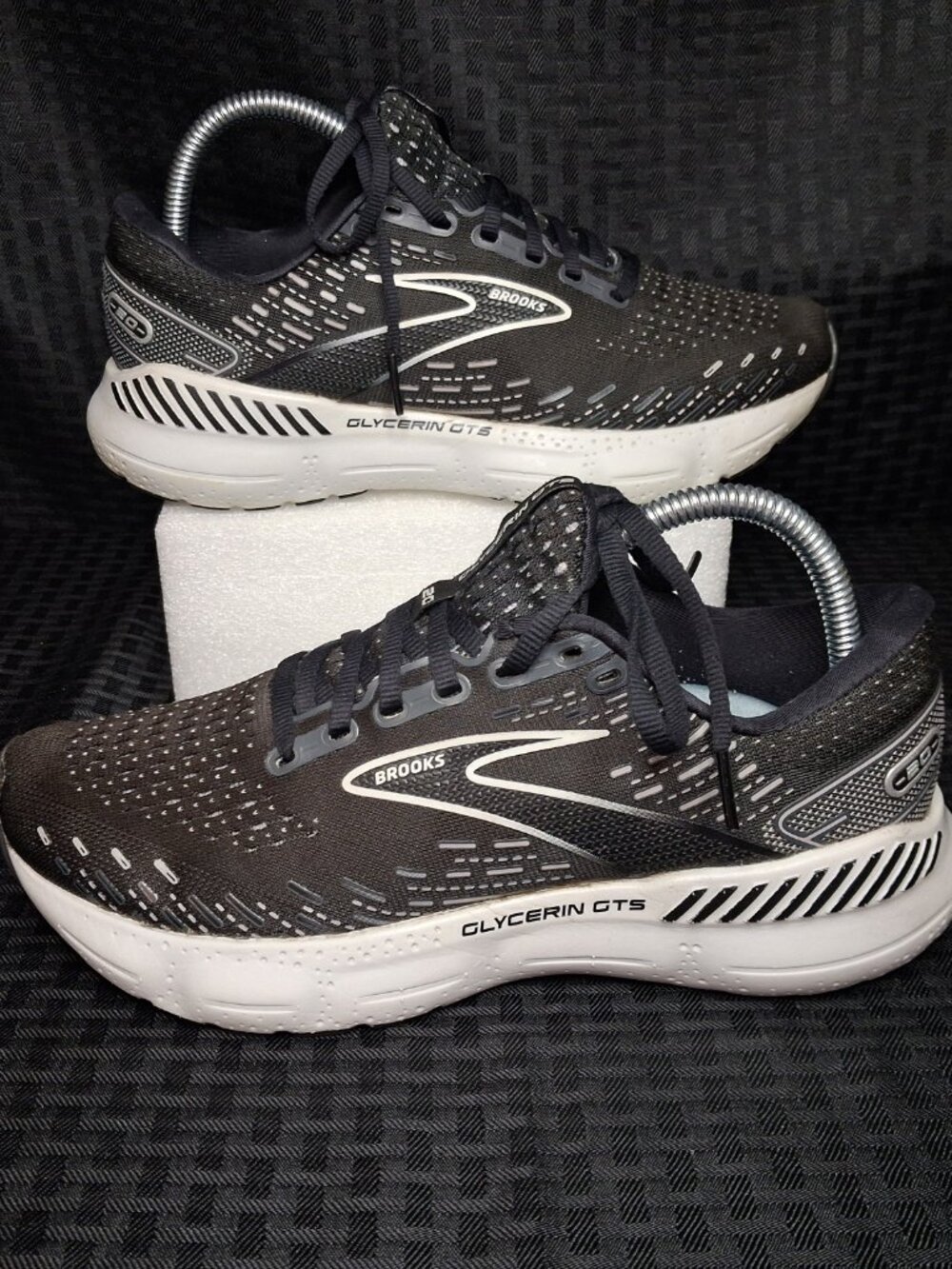 Brooks Glycerin 20 Black Running Shoes Sneakers EUC Outsoles Womens sz 8